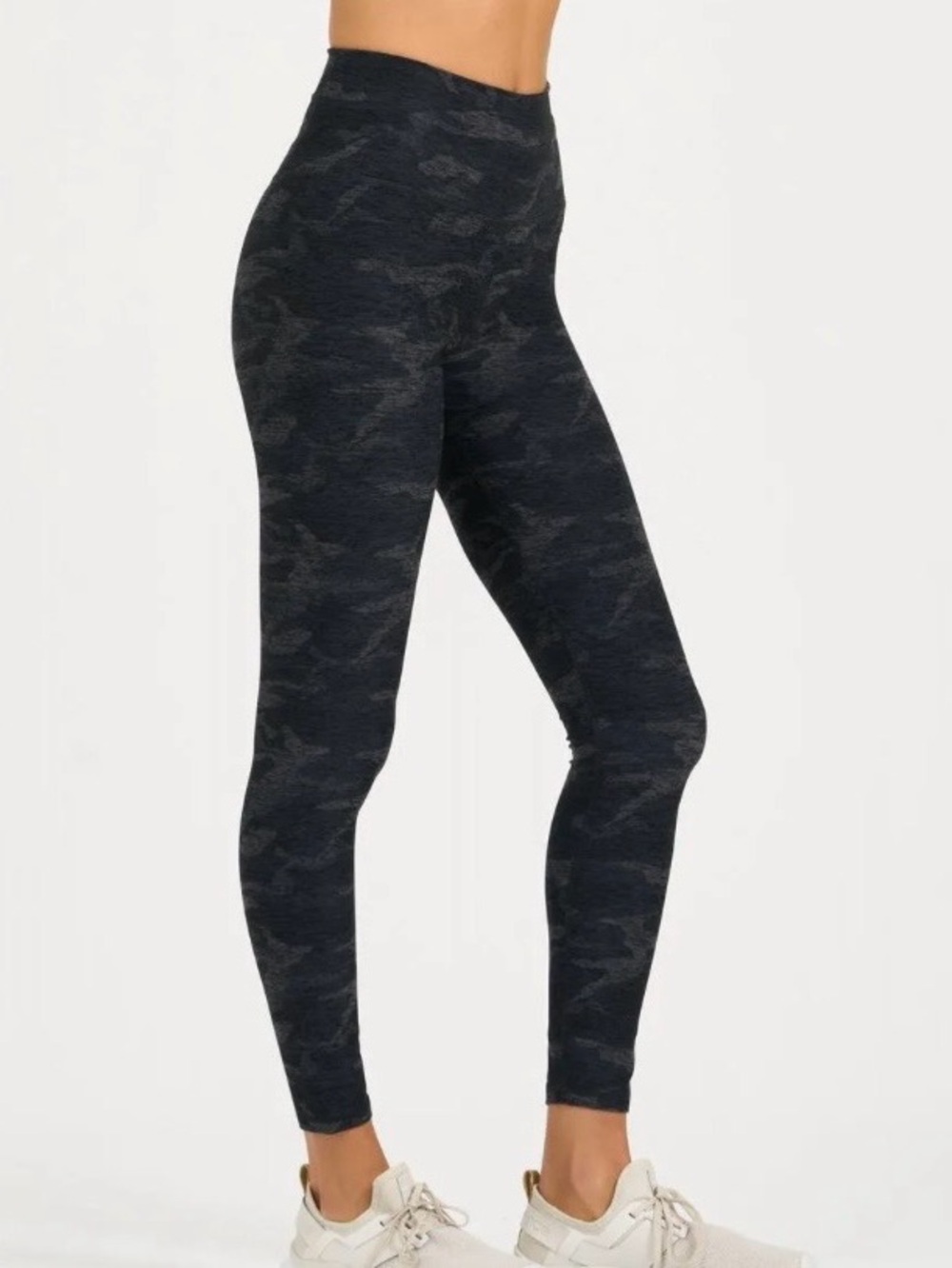 Vuori Black Camo High-Waist Leggings